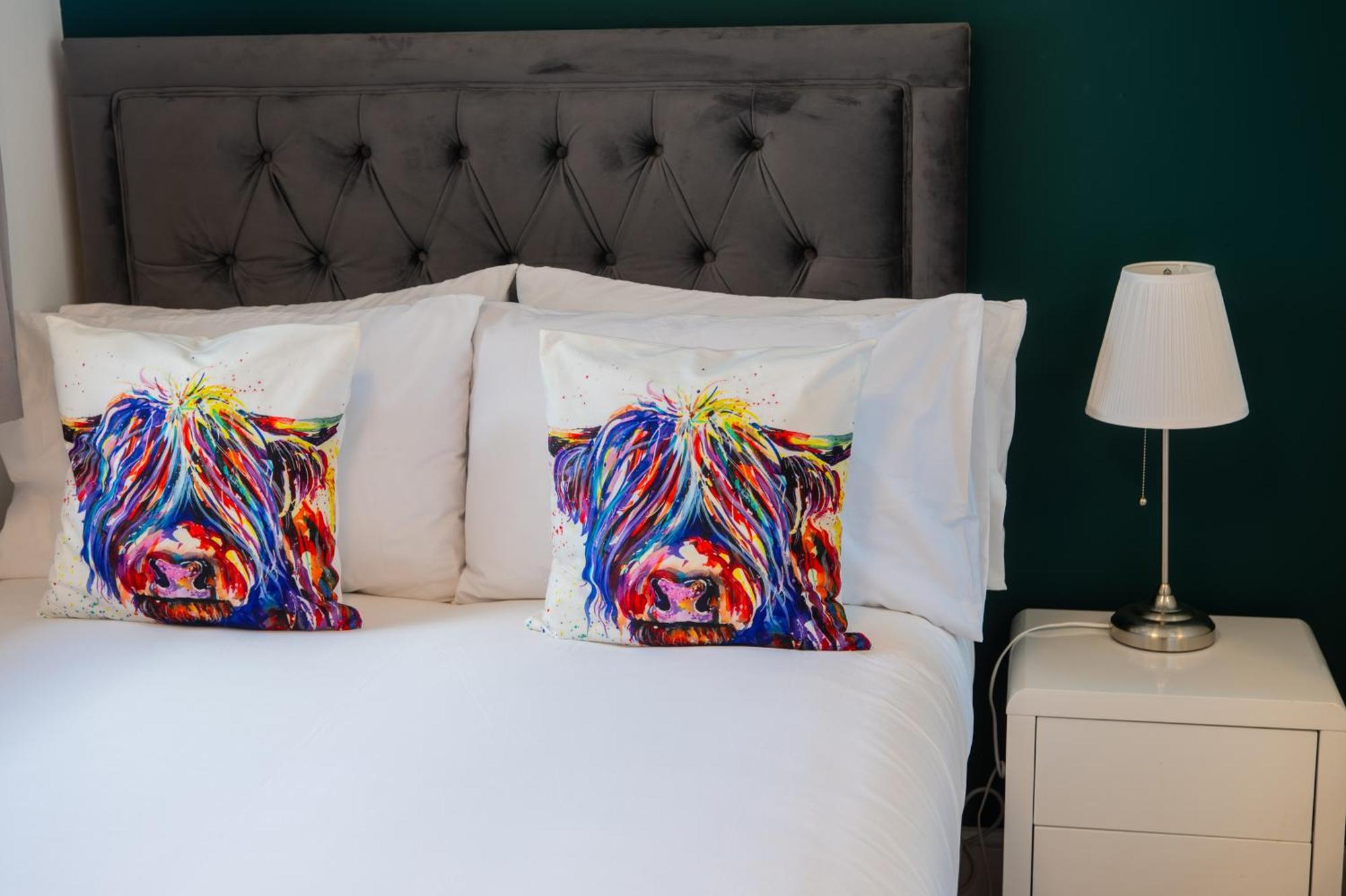 Two Bedroom Hilton Apartment 1St Floor インヴァネス エクステリア 写真
